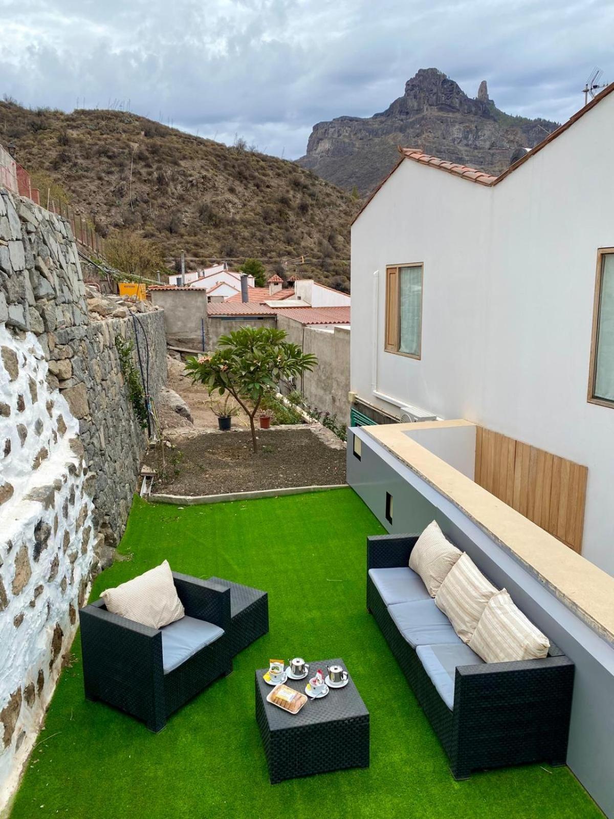 Mirador Del Almendro Tejeda (Gran Canaria)